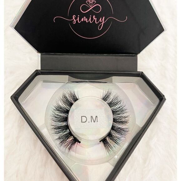 D.M Faux Mink Eye Lashes - Picture 4 of 4